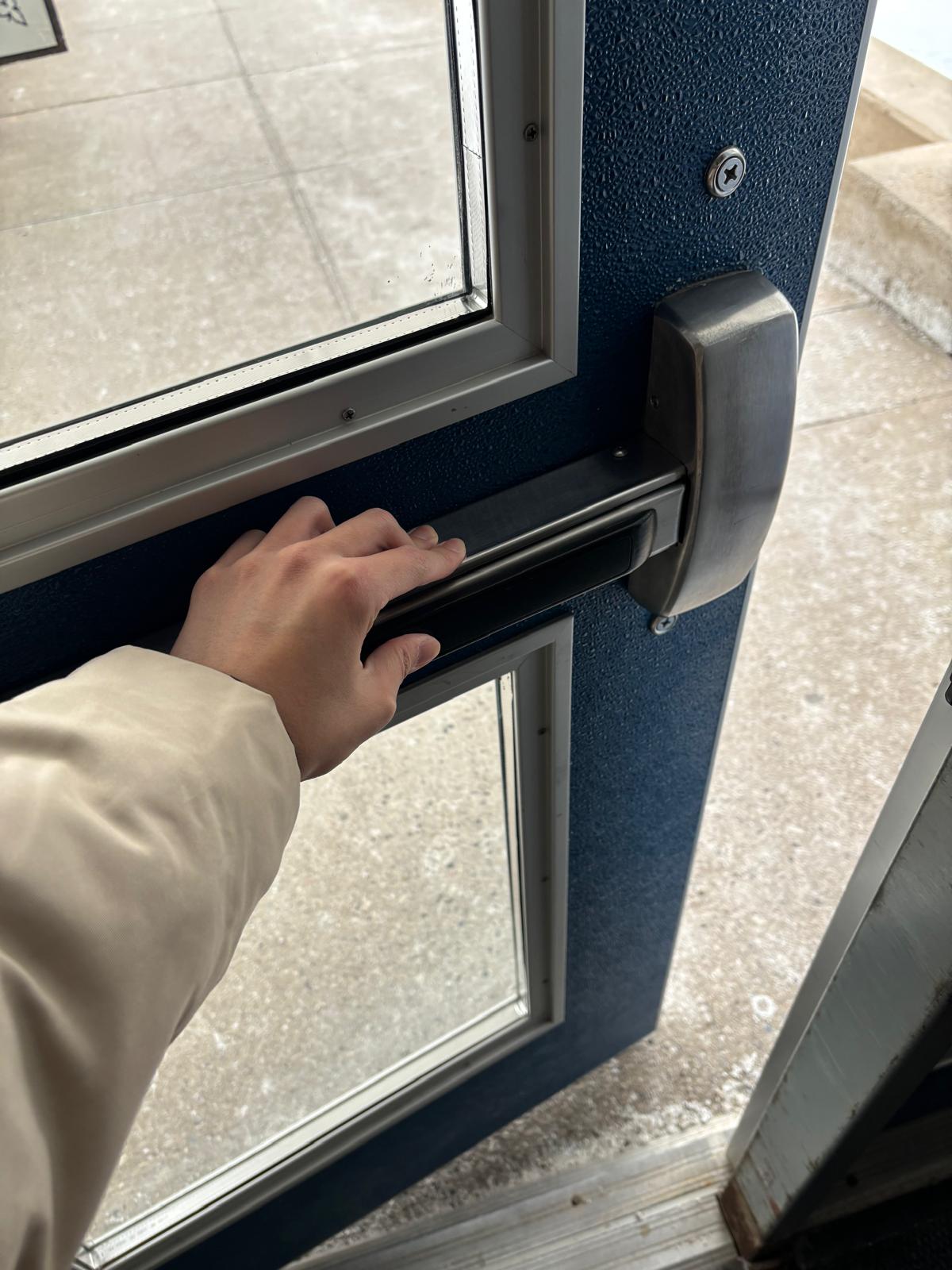 Object 2, pushdoor handle button